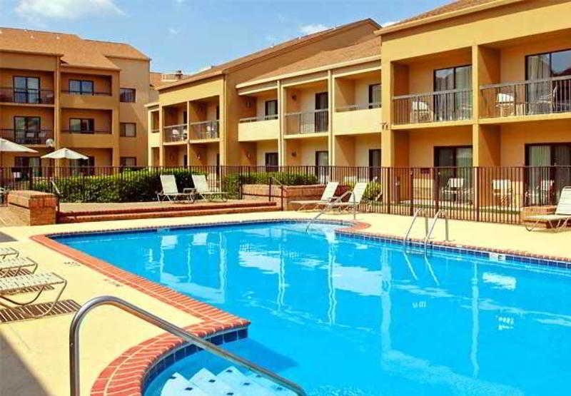 Отель Courtyard By Marriott Memphis Airport Экстерьер фото